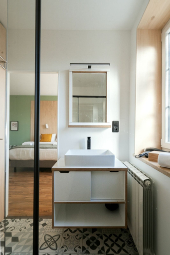 Bathroom 5, Le Mas des Oliviers, Gard