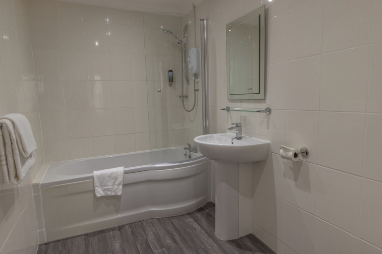 Bathroom 5, Best Western Claydon Hotel, Suffolk