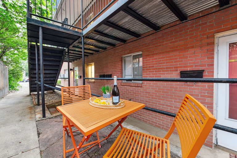 Others 5, Azure Suite Walkable Old Town Condo w/ Park View, Larimer