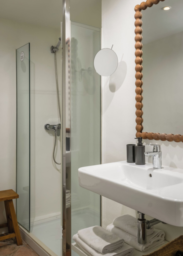 Bathroom 3, BYPILLOW Cluc Begur, Girona