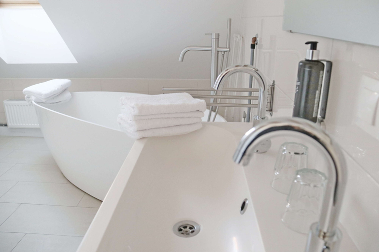 Bathroom 3, Ferienzimmer Reinisch, Baden