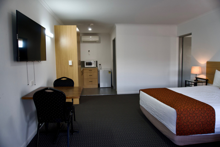 Bedroom 3, Ararat Colonial Lodge Motel, Ararat