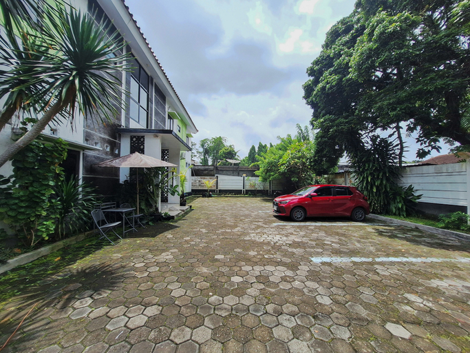 Exterior 4, RedDoorz @ Greenhouse Tegalwaras Palagan, Sleman