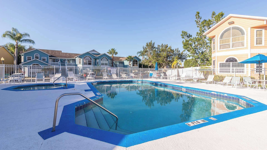 Pool 4, Easy Days At Club Island, Osceola