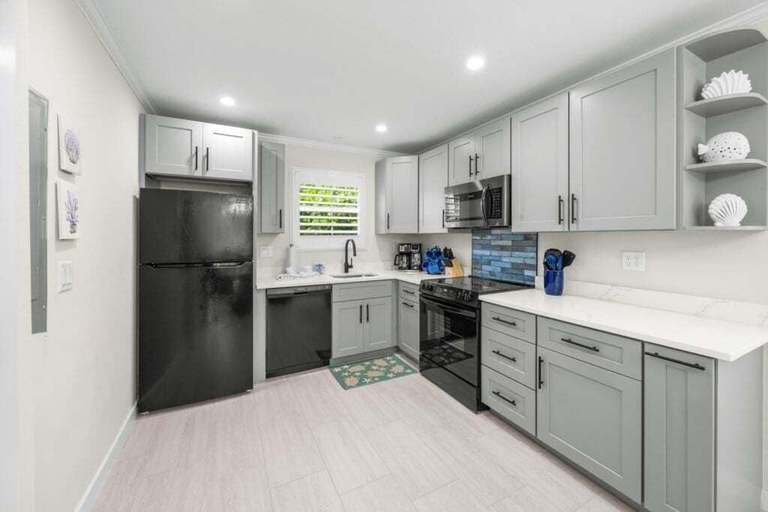 Private kitchen 4, Seashells Unit 24 2 Bedroom Condo, Lee