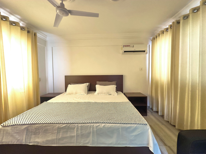Room 4, LuxeHomes, Tema