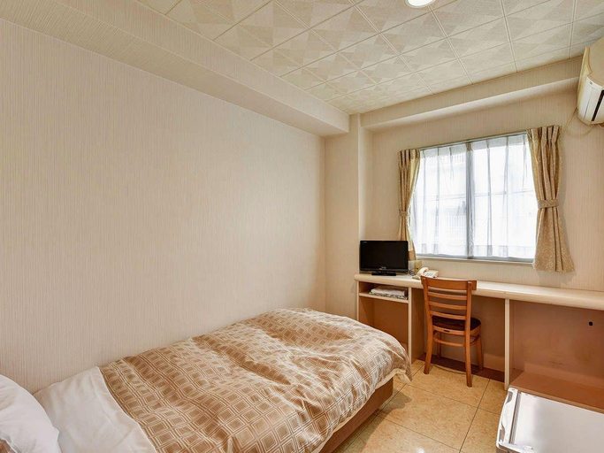 Bedroom 2, Nago Business Hotel, Nago