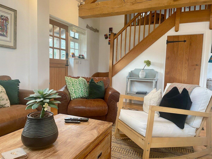 Others 4, Chichester Cottage @ Graingers, West Sussex