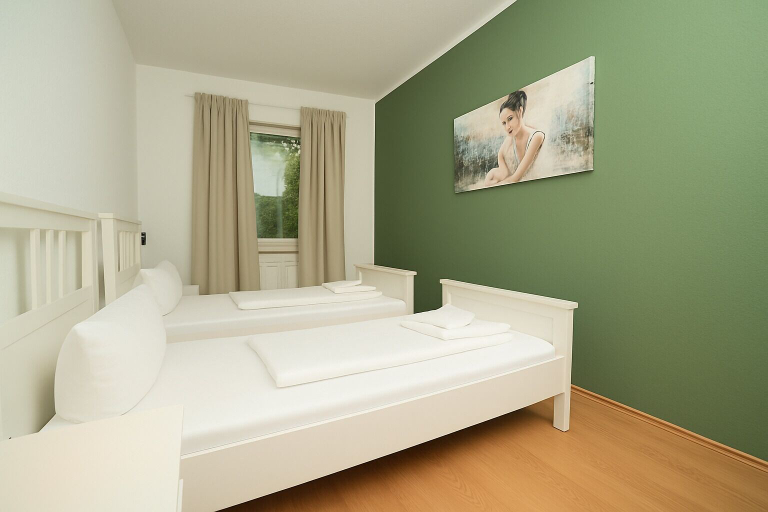 Room 3, SHIN APARTMENTS, Essen