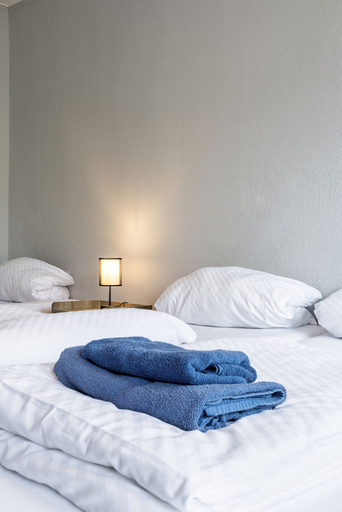 Bedroom 5, Icke Apartments, Berlin