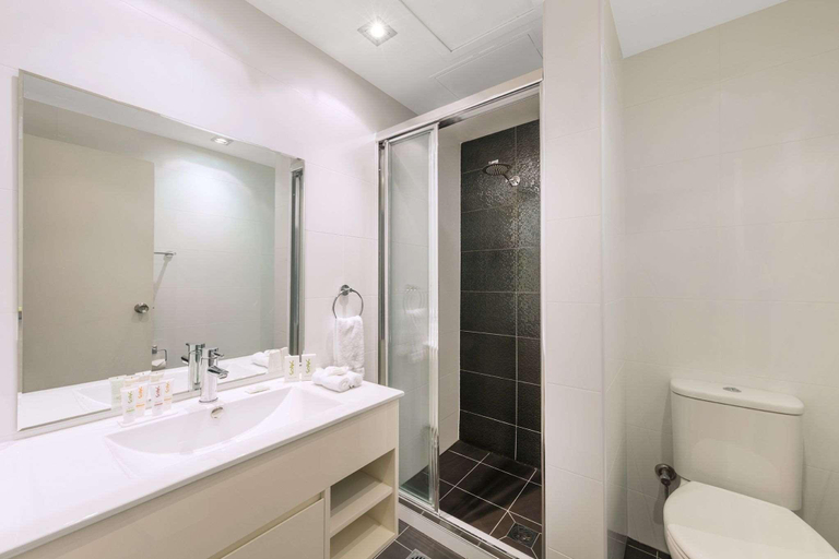 Bathroom, The Macleay Hotel Sydney, Sydney