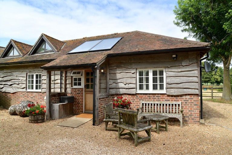 Others 4, Chichester Cottage @ Graingers, West Sussex