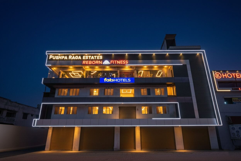 Exterior & Views