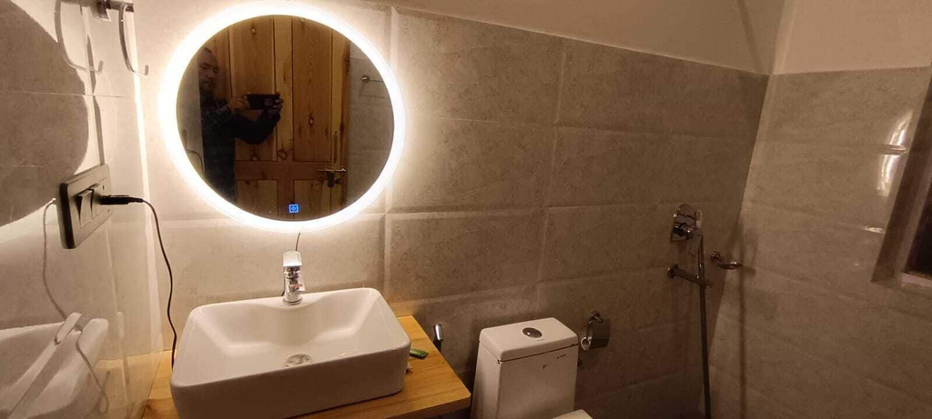 Bathroom, The Lha-Ri Nubra, Leh