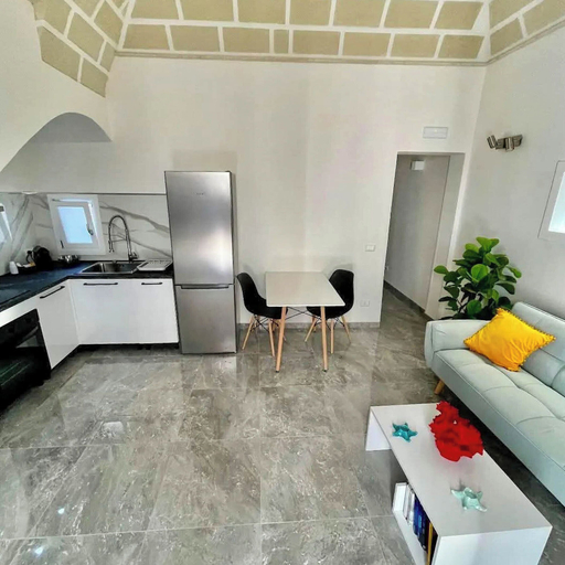 Interior 4, Il Rifugio, Trapani