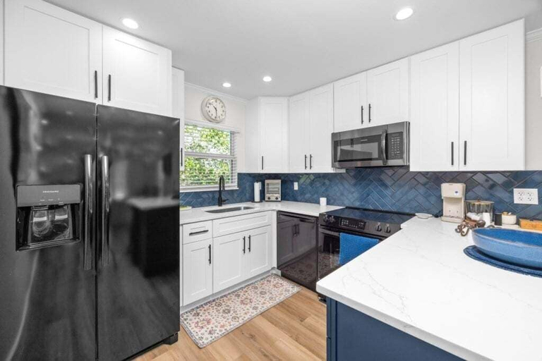 Private kitchen 5, Chic Island Haven - Seashells Unit #38 2 Bedroom Condo, Lee