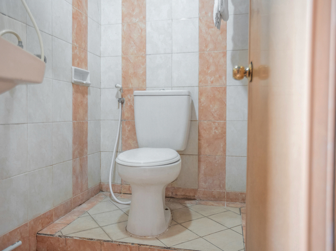 Bathroom 5, Hotel Kalisma, Central Jakarta