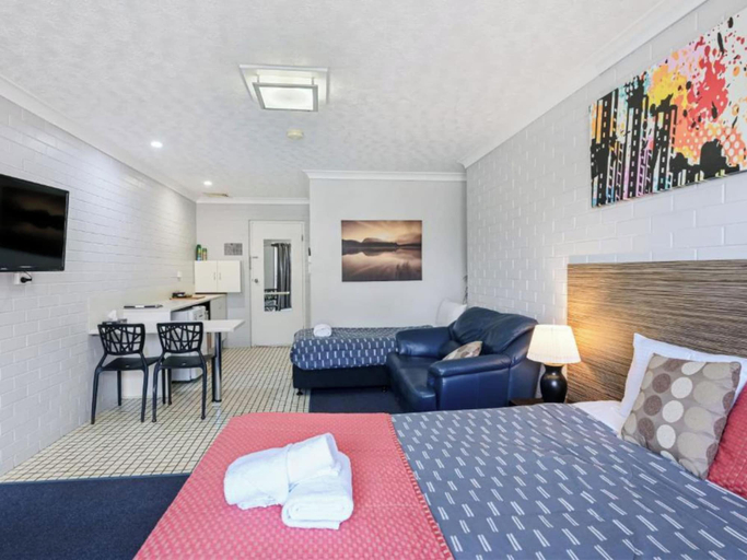 Others 4, A Raceview Motor Inn, Toowoomba - West