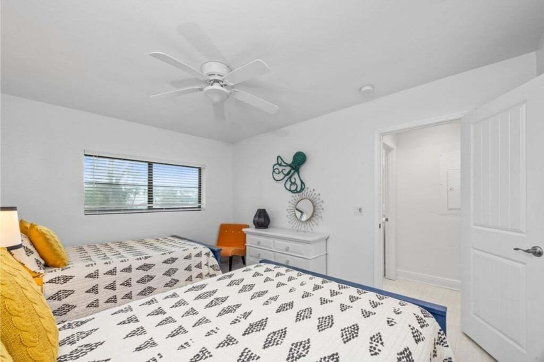 Room 4, Coquina Beach 4f 3 Bedroom Condo, Lee