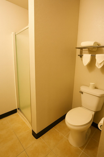Bathroom 3, Royal Inn & Suites, Mille Lacs