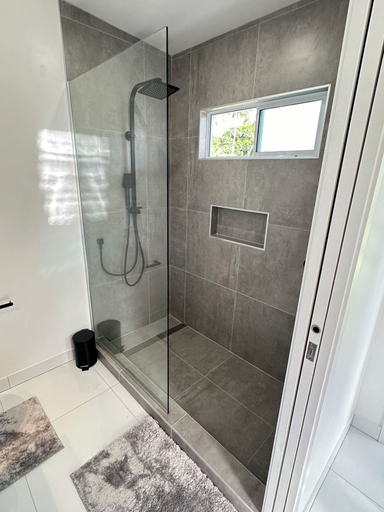 Bathroom 2, Muri Shores, Rorotonga