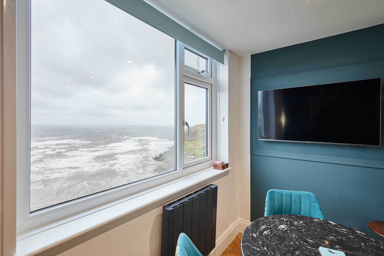 Room 2, Host and Stay The Seaview Lookout, North Yorkshire