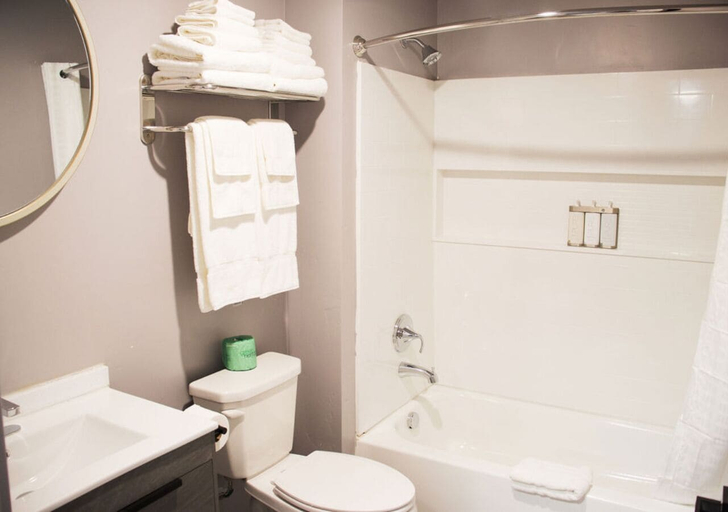 Bathroom 3, Bears Ears Inn, San Juan