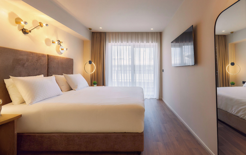 Room 3, Enorme Epavli Urban Living, Crete