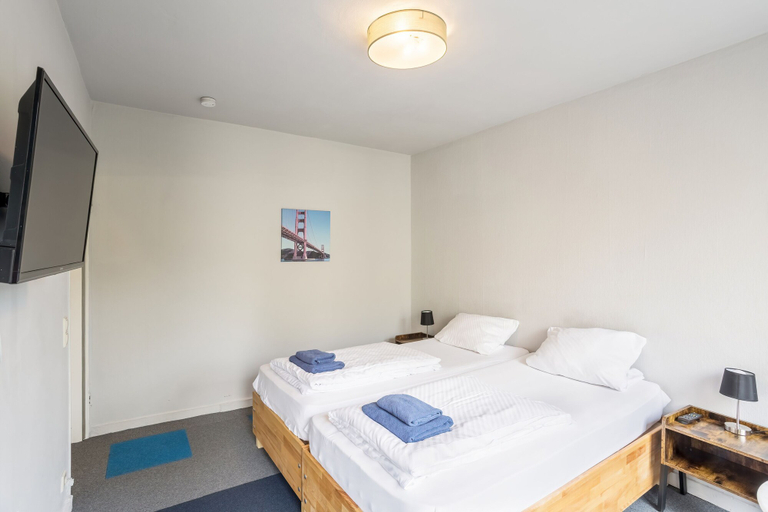 Bedroom 3, Icke Apartments, Berlin