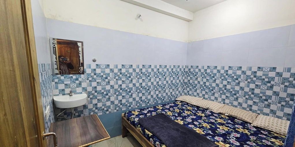 Bathroom 3, Shree Sai Lodge Puri, Puri