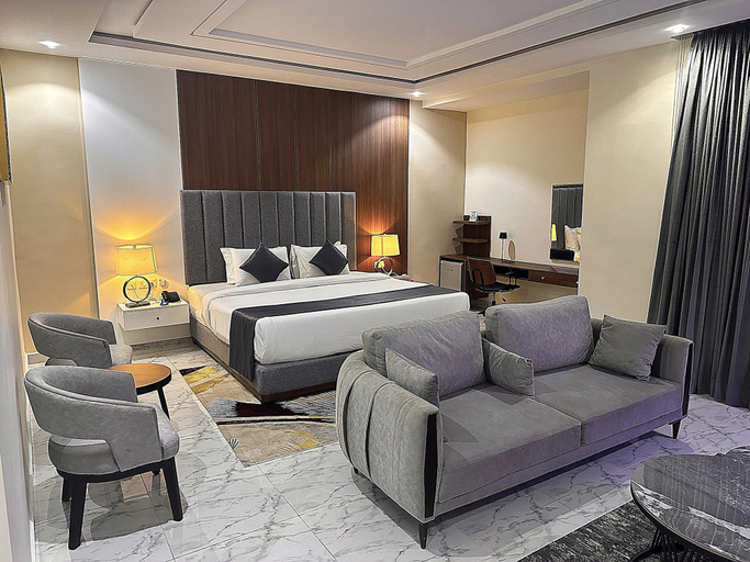 Room 3, GARDEN CITY HOTEL, Obio/Akp
