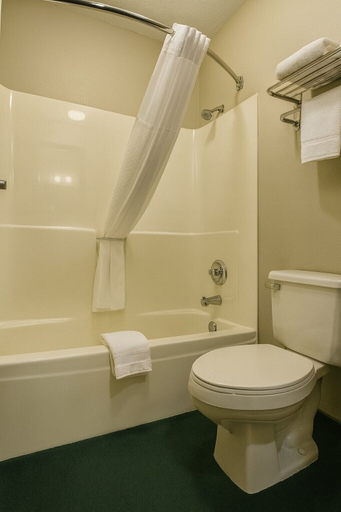 Bathroom 5, Royal Inn & Suites, Mille Lacs