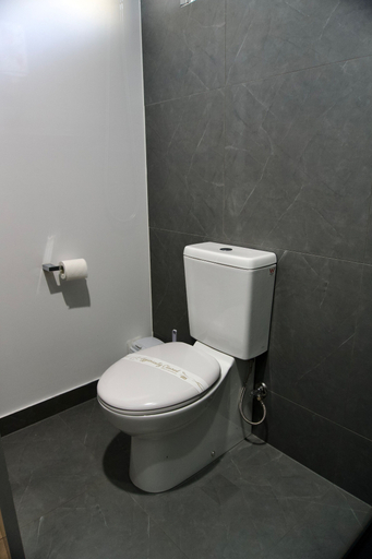 Bathroom 4, Ararat Colonial Lodge Motel, Ararat