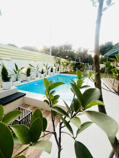 Pool 2, Olivine By Housiify, Gurgaon
