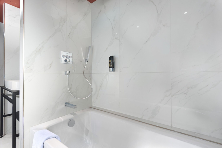 Bathroom 5, Mercure Frankfurt-Offenbach Ost, Offenbach am Main