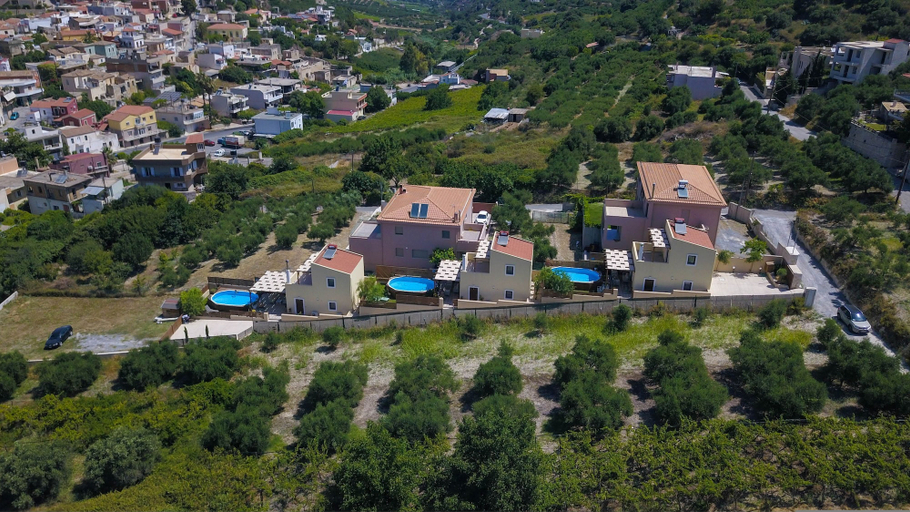 Others 5, Iris Villa 1, Crete