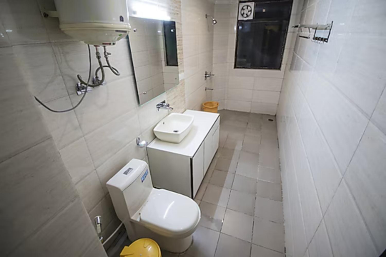 Bathroom 2, Hotel Sapphire Mcleodganj Dharamshala, Kangra