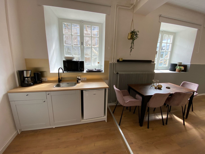 Room 5, Cosy Apartment 4 in Historic Abbey, Maastricht