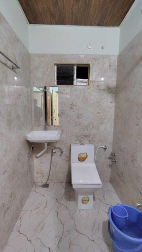 Bathroom, Grand Inn Lodging And Boarding, Uttara Kannada
