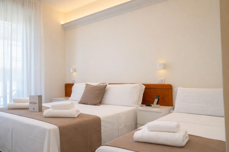 Bedroom 4, HOTEL REGAL, Rimini