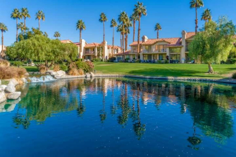 Room 3, Spectacular Lake and Mountain View BBQ Pool Spa, Riverside
