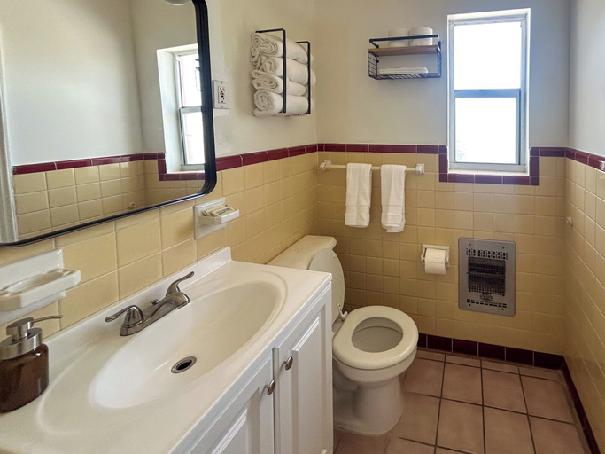 Bathroom 3, Arvilla, Pinellas