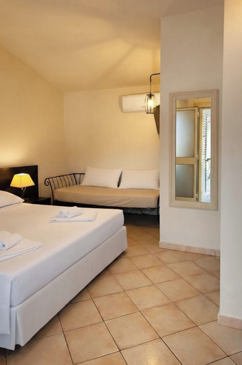 Room 3, Fruit Village Patti Beach resort, Messina