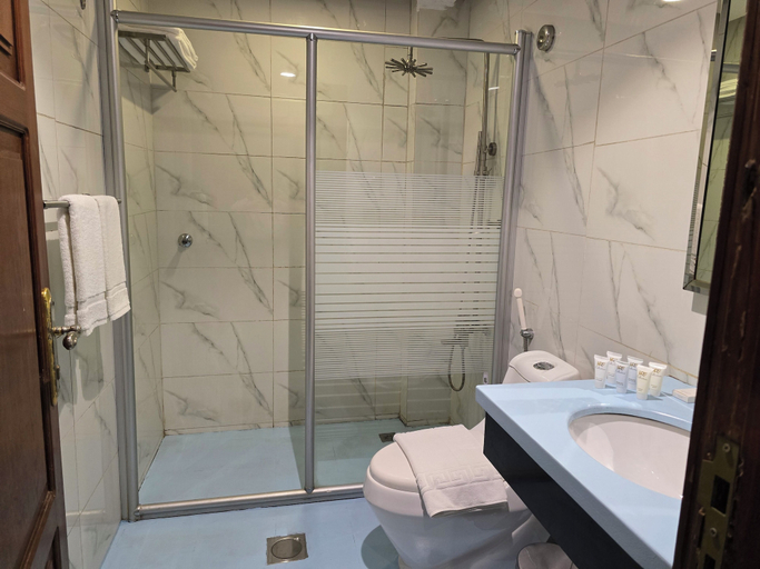 Bathroom 5, Dar Al Wedad Serviced Apartments, Jeddah