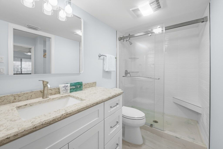 Bathroom 3, Kings Crown 110 2 Bedroom Condo, Lee