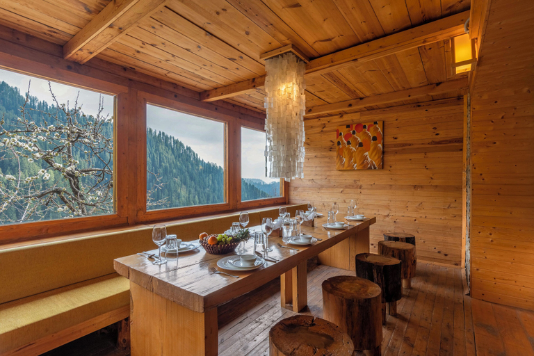 Dining 4, ELIVAAS Silvana 3 BHK Cottage, Shimla
