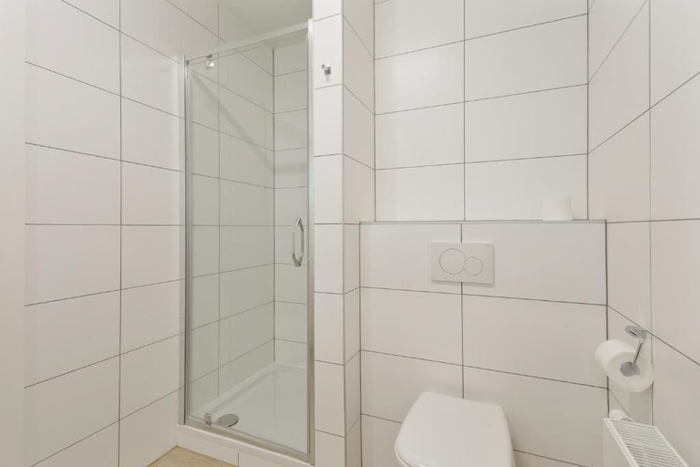 Bathroom 5, Verac Flats, Vlaams Brabant