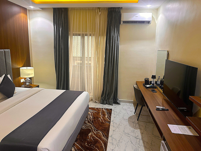 Room 4, GARDEN CITY HOTEL, Obio/Akp