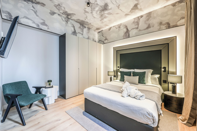 Room 5, Amazinn Madrid Plaza Mayor Collection II, Madrid
