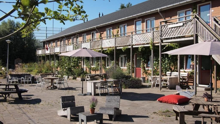 Food & Drinks 5, Amsterdam Farm Lodge, Amsterdam